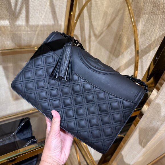 Tory Burch Large Fleming Matte Shoulder Bag 82559 - Picture 3 of 12